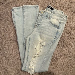Light Wash Ripped Jeans